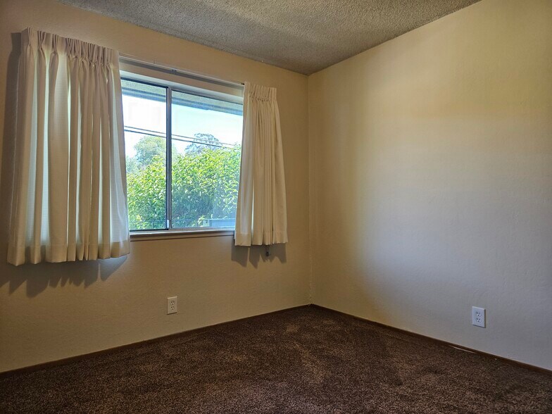More Photos Of 1049 Armstrong St, Hayward Apartments For Sale