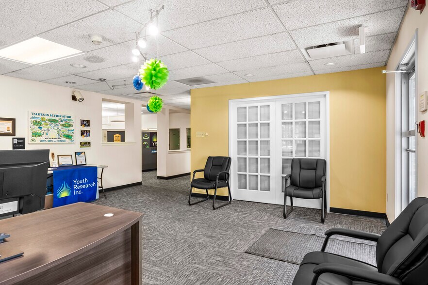 More Photos Of 25 Delaware Ave, Delmar Office For Lease
