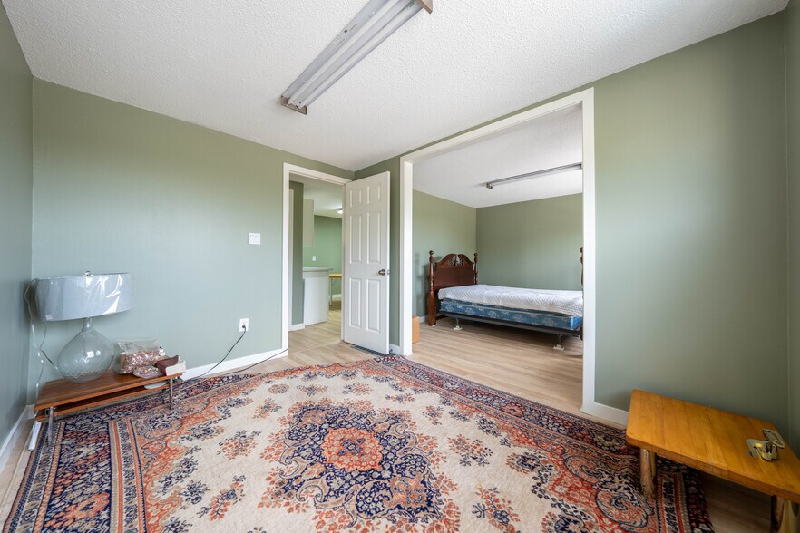 More Photos Of 15995 ON-12 Hwy, Scugog Auto Repair For Sale