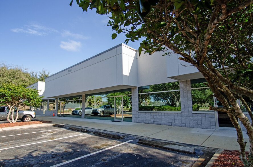 More Photos Of 6820 Southpoint Pky, Jacksonville Medical For Lease