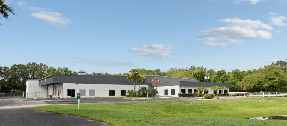 More Photos Of 14748 W Colonial Dr, Winter Garden Warehouse For Lease