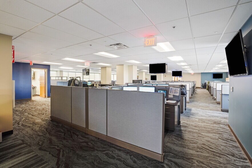 More Photos Of 350 W Wilson Bridge Rd, Worthington Medical For Lease