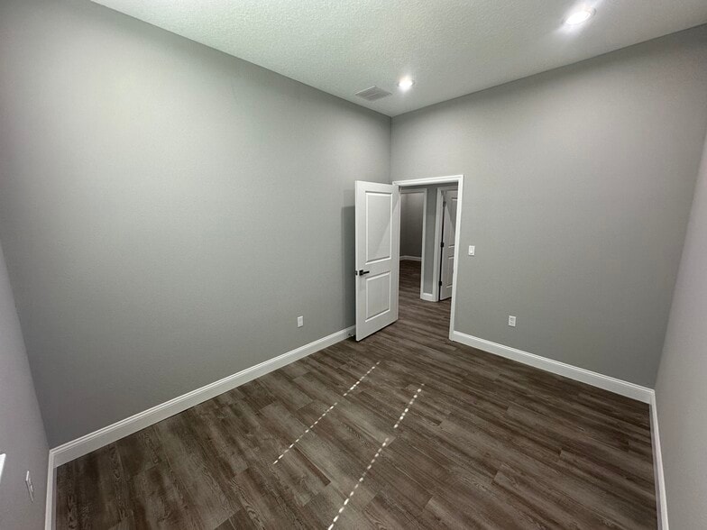 More Photos Of 708 Cactus Ridge Cir, Seffner Medical For Lease