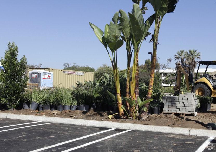 More Photos Of 4221 MacArthur Blvd, Newport Beach Freestanding For Lease