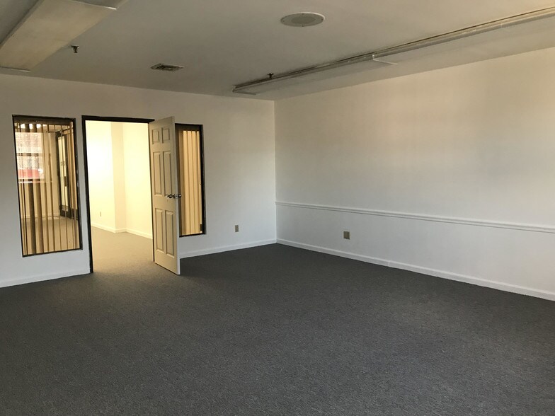 More Photos Of 254-18 Northern Blvd, Little Neck Storefront Retail Office For Lease