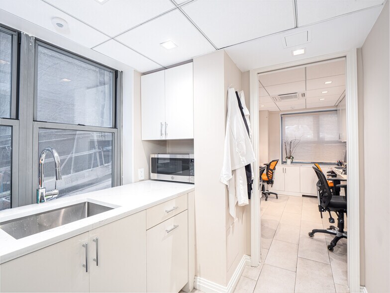 More Photos Of 132 E 76th St, New York Apartments For Sale
