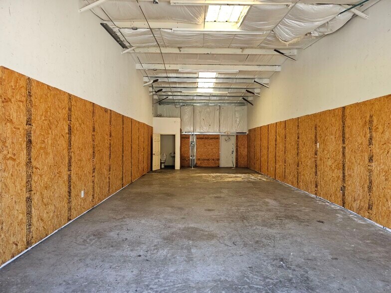 More Photos Of 1304 22nd St, Orlando Warehouse For Lease