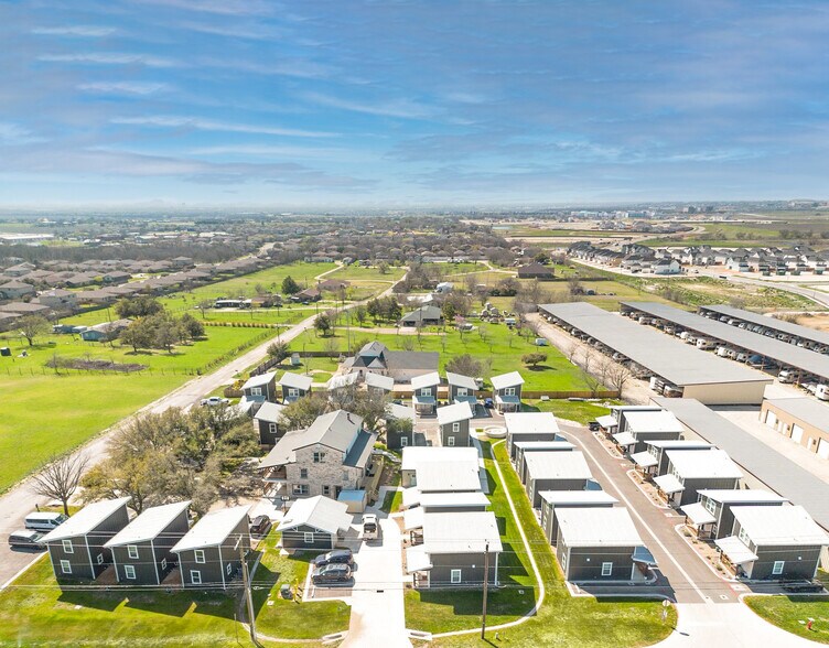 More Photos Of 20 Tate Ln, Round Rock Apartments For Sale