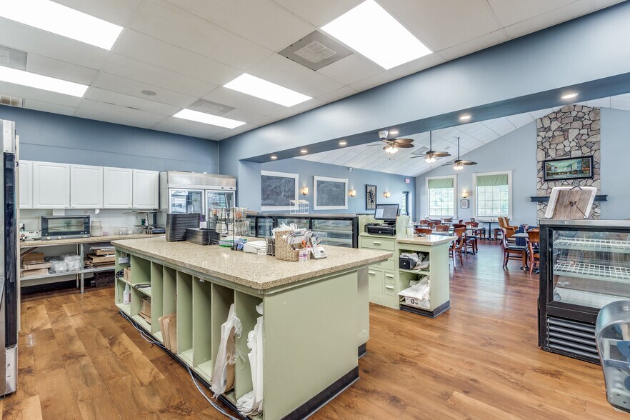 More Photos Of 17297 Stuebner Airline Rd, Spring Restaurant For Sale