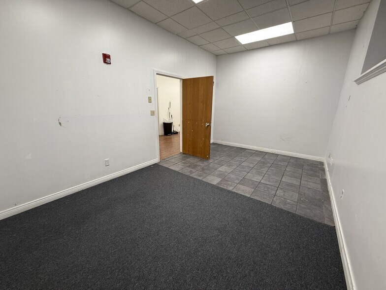 More Photos Of 723 W Columbia Ln, Provo Showroom For Sale