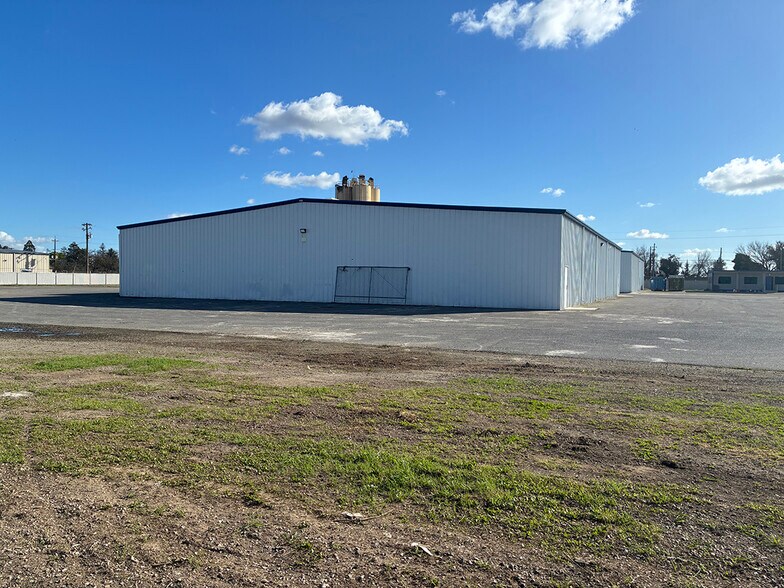 More Photos Of 11290 Vallejo Ct, French Camp Warehouse For Lease