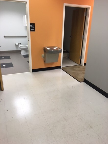 More Photos Of 3441 Malcolm Dr, Montgomery Storefront Retail Office For Sale