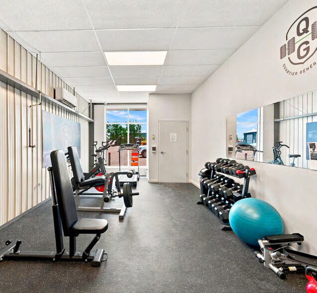 More Photos Of 218 Rue Robinson, Saint-eustache Flex For Lease