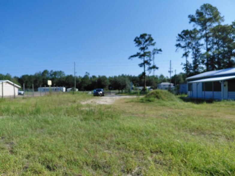 More Photos Of 20065 SE Hawthorne Rd, Hawthorne Warehouse For Lease