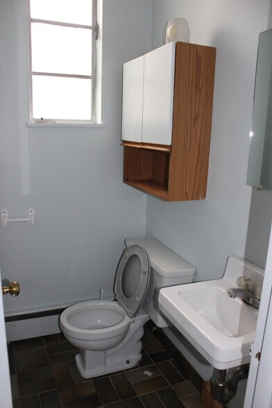 More Photos Of 1384-1388 Dixwell Ave, Hamden Office For Lease