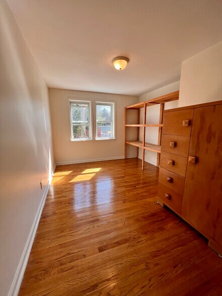 More Photos Of 44 Main St, Camden Restaurant For Sale