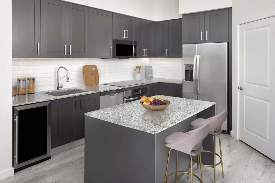 More Photos Of 855 Central Ave, Saint Petersburg Apartments For Lease