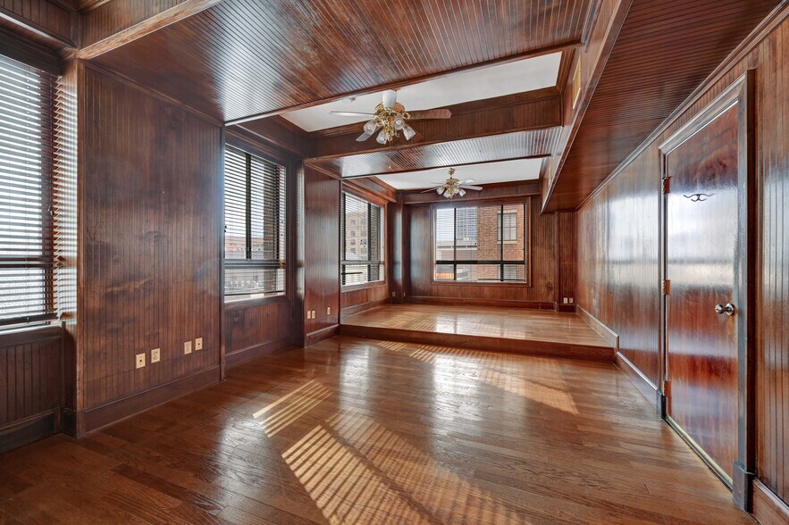 More Photos Of 101 W 4th St, Winston-Salem Office For Sale