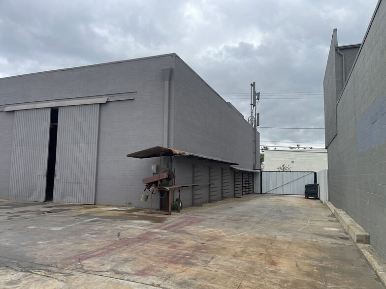 More Photos Of 2764 Saint Louis Ave, Signal Hill Warehouse For Lease