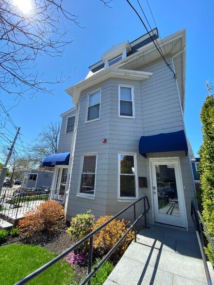 More Photos Of 206 Holland St, Somerville Office For Lease