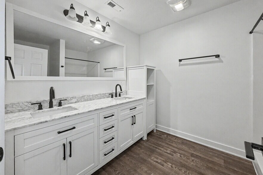 More Photos Of 2103 Willis Ave, Perry Multifamily For Sale