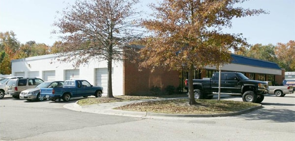 More Photos Of 200-400 Commerce Cir, Yorktown Showroom For Lease