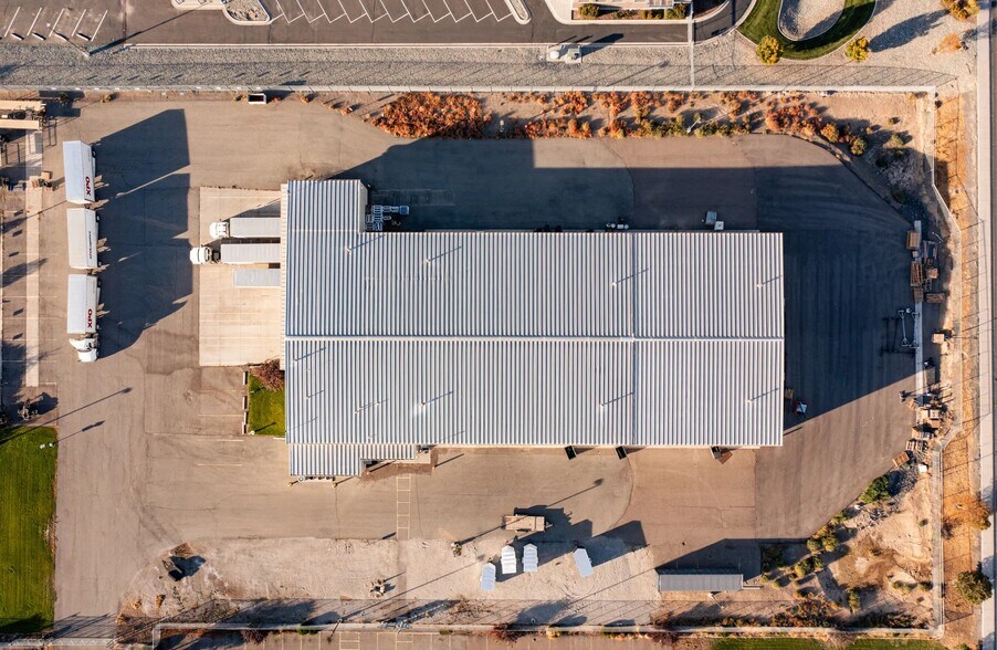 More Photos Of 382 American Ave, Jerome Warehouse For Lease