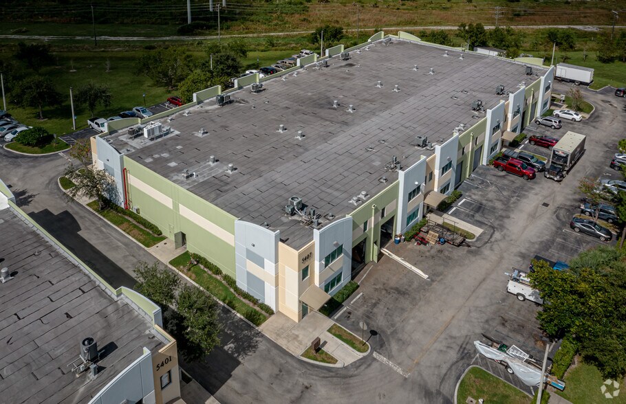 More Photos Of 5401 N Haverhill Rd, West Palm Beach Warehouse For Lease