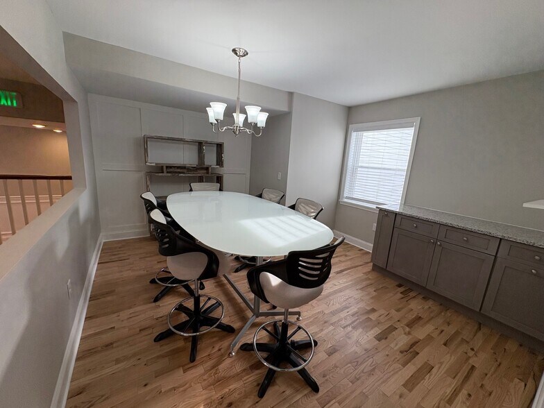 More Photos Of 413 Eastern Blvd, Essex Office Residential For Sale