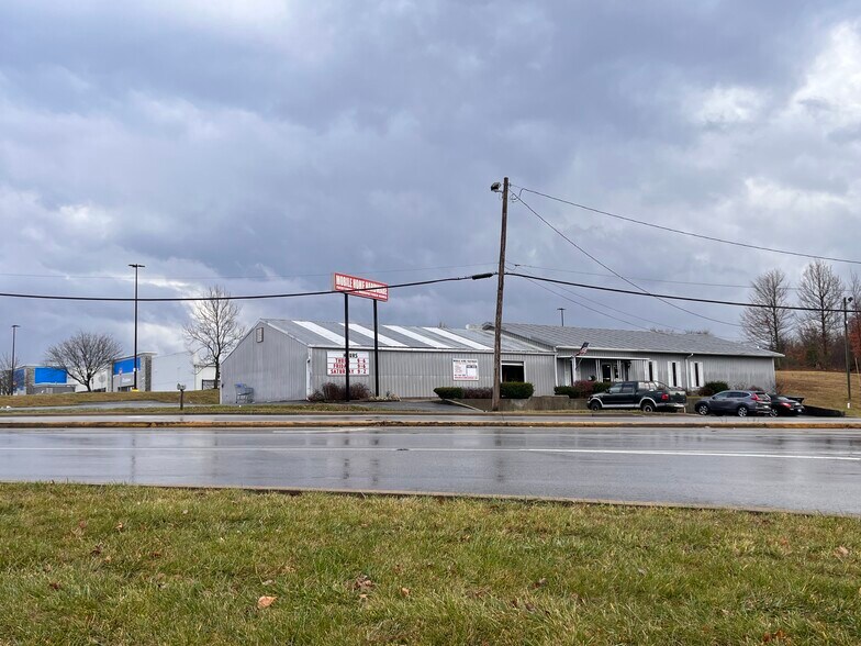 More Photos Of 3695 W State Road 45, Bloomington Freestanding For Lease