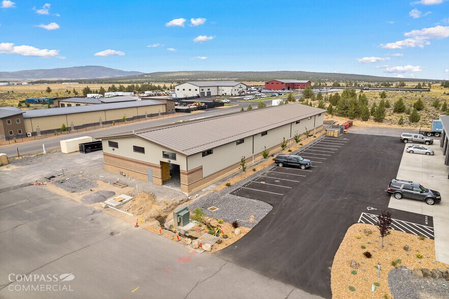 More Photos Of Page Ct, Prineville Manufacturing For Lease