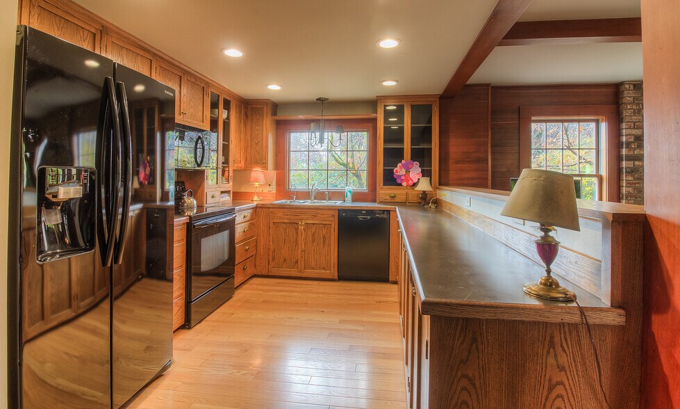 More Photos Of 11793 Fort Rd, White Swan Manufacturing For Sale