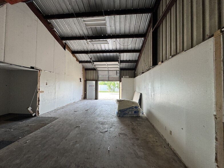 More Photos Of 40120 Industrial Park Cir, Georgetown Warehouse For Sale