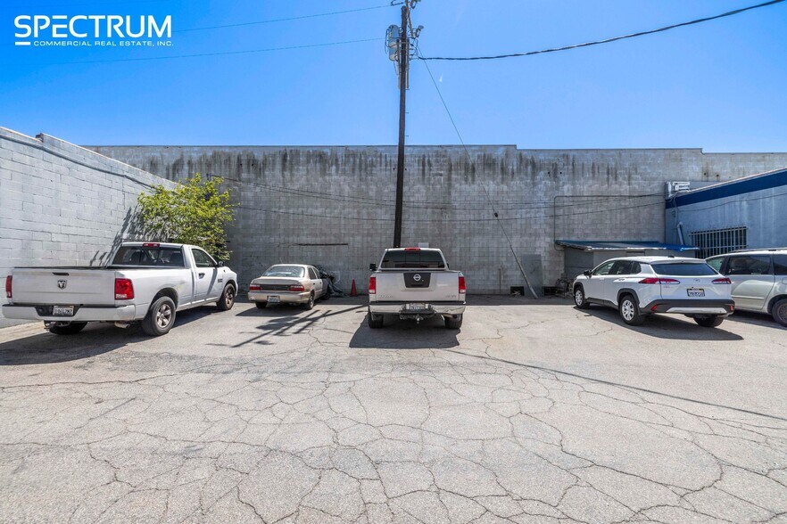 More Photos Of 10035-10043 Canoga Ave, Chatsworth Warehouse For Sale