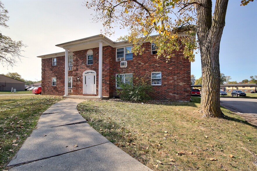 Primary Photo Of 6301-6305 Reed Rd, Fort Wayne Apartments For Sale