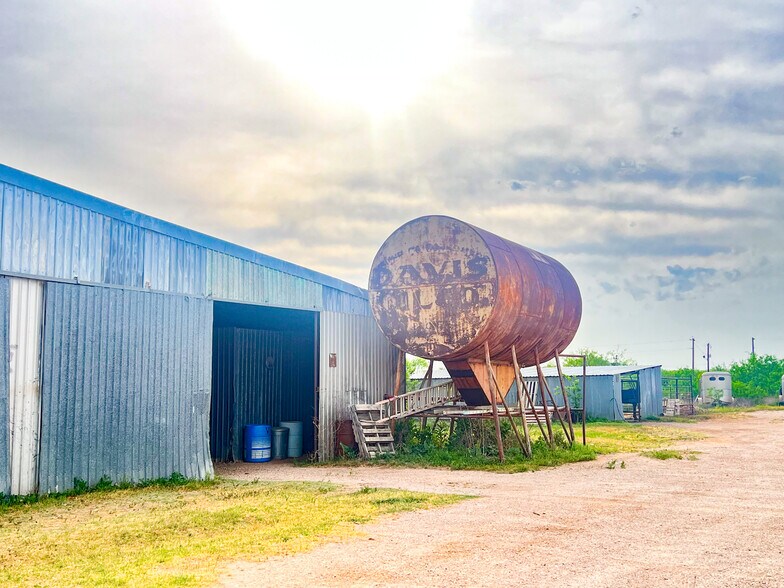 More Photos Of 4901 Eagle Pass Rd, Abilene Warehouse For Sale
