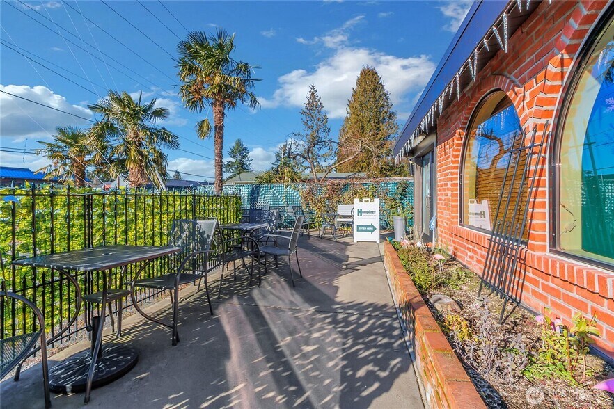 More Photos Of 32616 3rd Ave, Black Diamond Freestanding For Sale