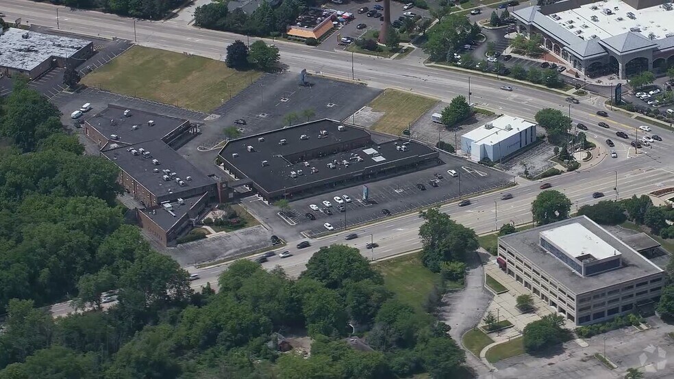 Primary Photo Of 321-401 E Dundee Rd, Wheeling Storefront For Lease