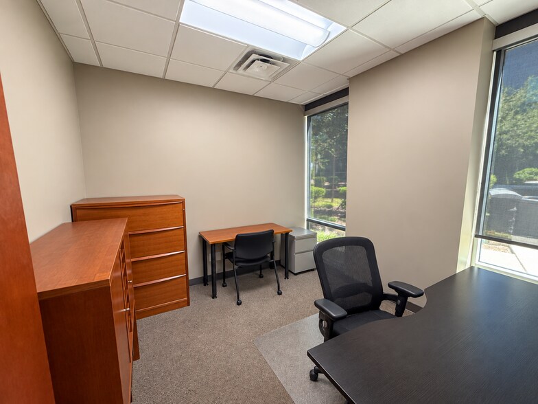 More Photos Of 1255 W Rio Salado Pkwy, Tempe Office For Sale