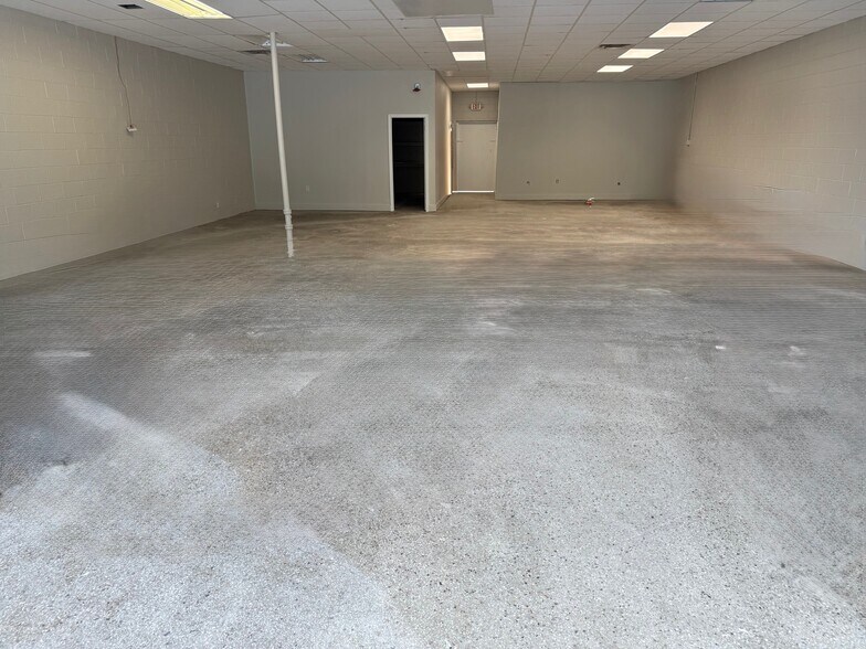 More Photos Of 6508-6516 W Jackson St, Pensacola Unknown For Lease