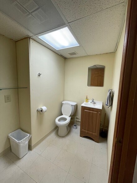 More Photos Of 1026-1028 N Main St, Bowling Green Storefront Retail Residential For Sale