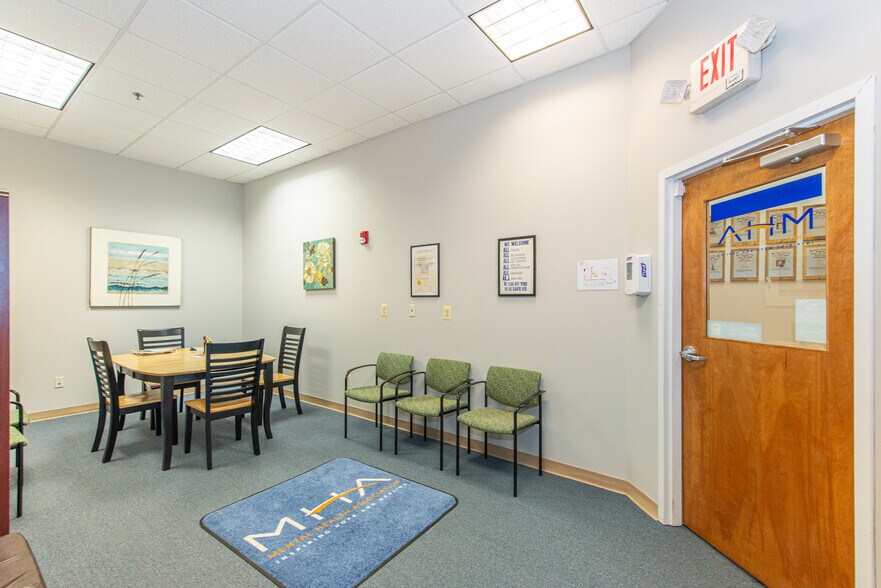 More Photos Of 83 Spring St, Newton Office For Sale