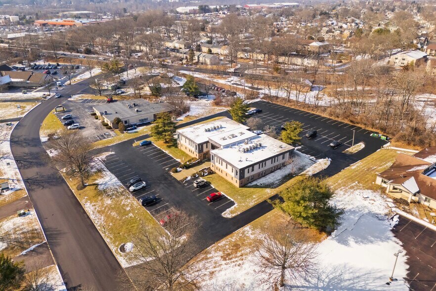 More Photos Of 1569 Medical Dr, Pottstown Office For Sale