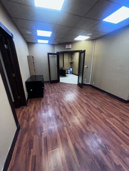 More Photos Of 900 W 49th St, Hialeah Medical For Lease