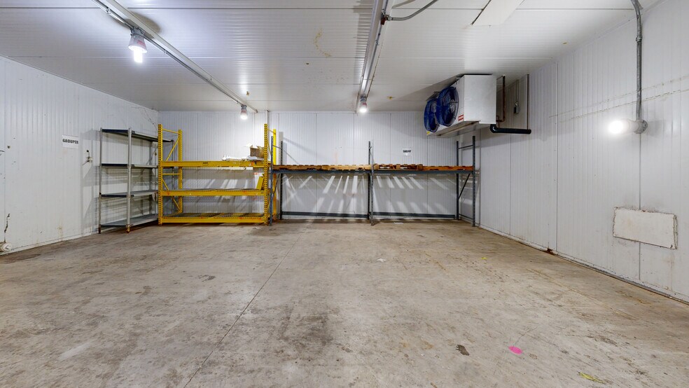 More Photos Of 174 NW 9th ave, Mulberry Distribution For Lease