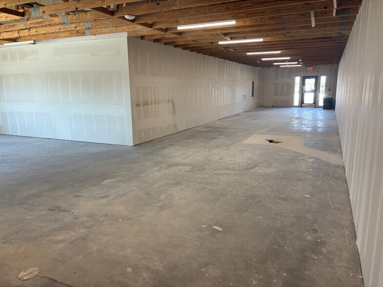 More Photos Of 1660 W Chapman Dr, Sanger Medical For Lease