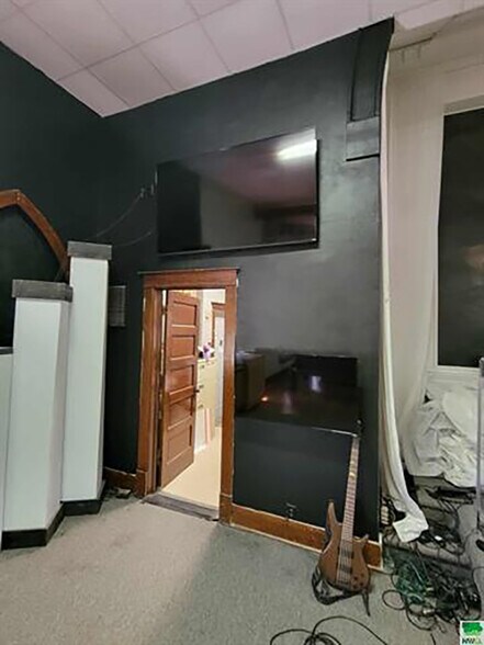 More Photos Of 423 George St, Sioux City Specialty For Sale