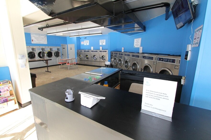 More Photos Of 312 W Keefe Ave, Milwaukee General Retail For Sale