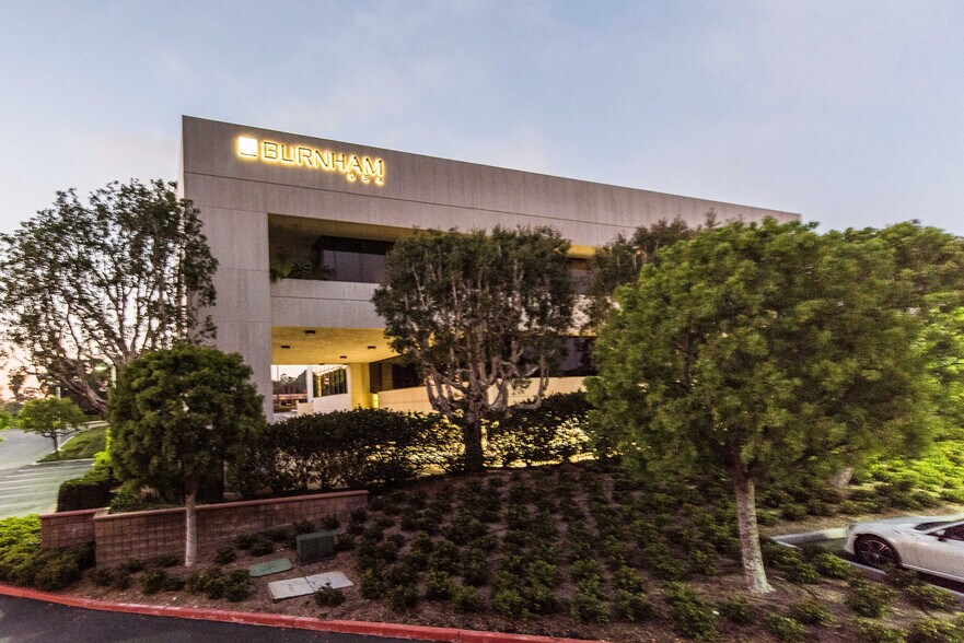 More Photos Of 1100 Newport Center Dr, Newport Beach Office For Lease