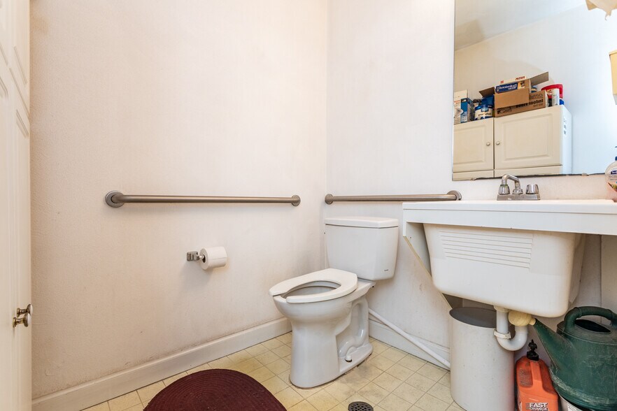 More Photos Of 1186 S State Route 157, Edwardsville Loft Creative Space For Sale